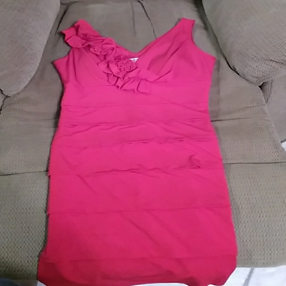 Red short dress with roses